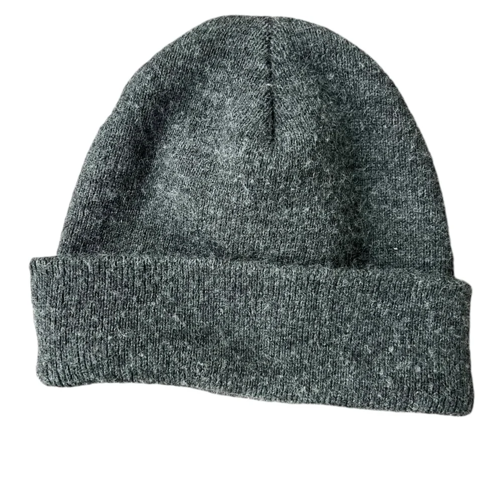 Carhartt youth gray cuffed beanie warm winter snow hat gender neutral